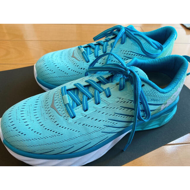 HOKA ONE ONE ARAHI 4