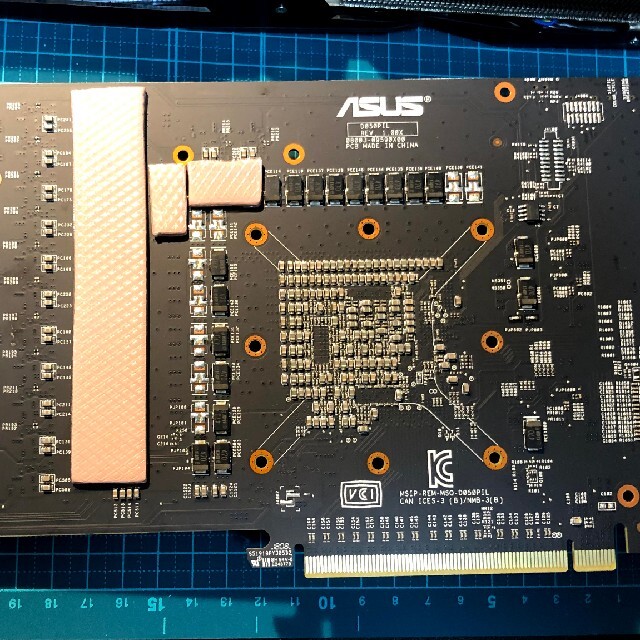 ASUS(エイスース)の【放熱加工済】ASUS Arez Strix Radeon Rx Vega 64 スマホ/家電/カメラのPC/タブレット(PCパーツ)の商品写真
