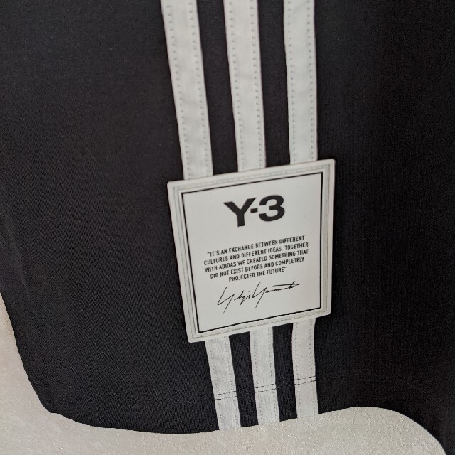 Y-3(ワイスリー)の【新品正規品】Y-3 スリーストライプコットンTシャツ メンズのトップス(Tシャツ/カットソー(半袖/袖なし))の商品写真