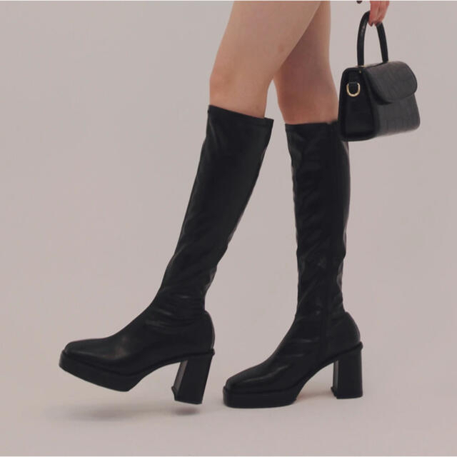 ZARA(ザラ)の〈新品〉papermoon square long boots black  レディースの靴/シューズ(ブーツ)の商品写真