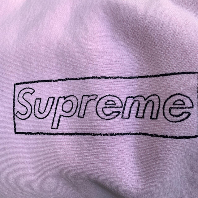 supreme kaws パーカー　ピンク　sサイズ