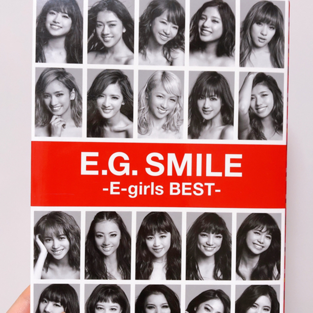 E-girls(イーガールズ)のE.G.SMILE -E-girls BEST-（DVD（3枚組）付） エンタメ/ホビーのDVD/ブルーレイ(ミュージック)の商品写真