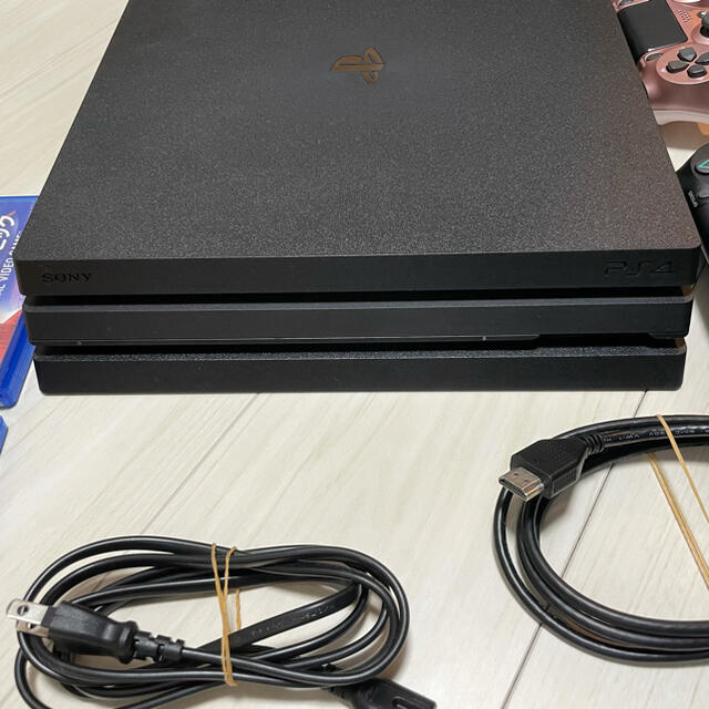 PlayStation 4 Pro ジェットブラック 1TB  CUH-7200