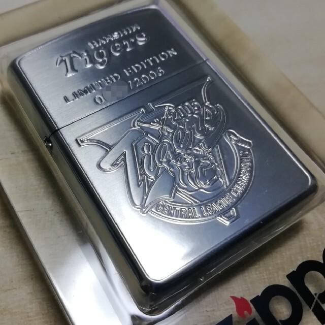 ZIPPO(ジッポー)のZippo 限定廃盤品 アーマー阪神タイガース 新品未使用品 メンズのファッション小物(タバコグッズ)の商品写真