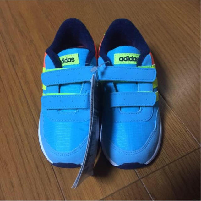 adidas(アディダス)のラスト1足！アディダス kids キッズ/ベビー/マタニティのキッズ靴/シューズ(15cm~)(スニーカー)の商品写真