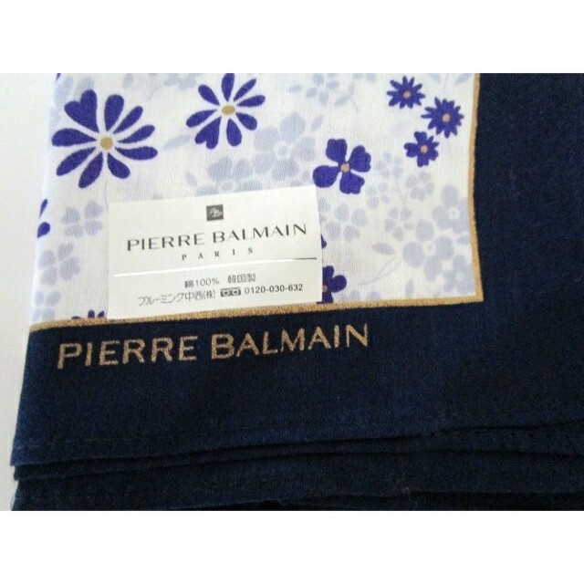Pierre Balmain(ピエールバルマン)のPIERRE BALMAIN レディース 花柄 ハンカチ レディースのファッション小物(ハンカチ)の商品写真