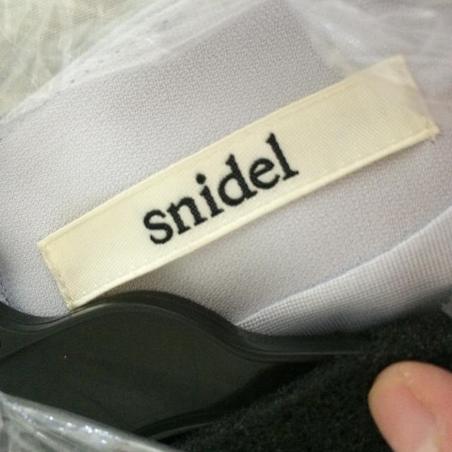 snidel♡フリルスリーブワンピース