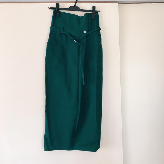 STUDIOUS(ステュディオス)のCLANE クラネ　ウエスト　ベルト　ロング　スカート　緑 レディースのスカート(ロングスカート)の商品写真