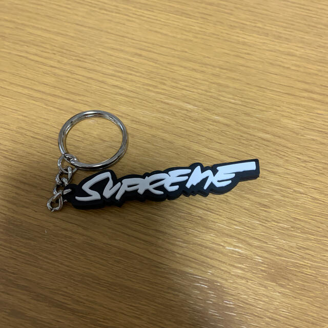 Supreme - supreme キーホルダー ロゴの通販 by shipo|シュプリーム