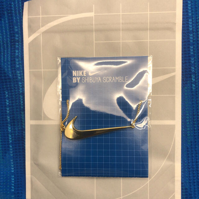 NIKE(ナイキ)のナイキ　ネックレス　ゴールド レディースのアクセサリー(ネックレス)の商品写真