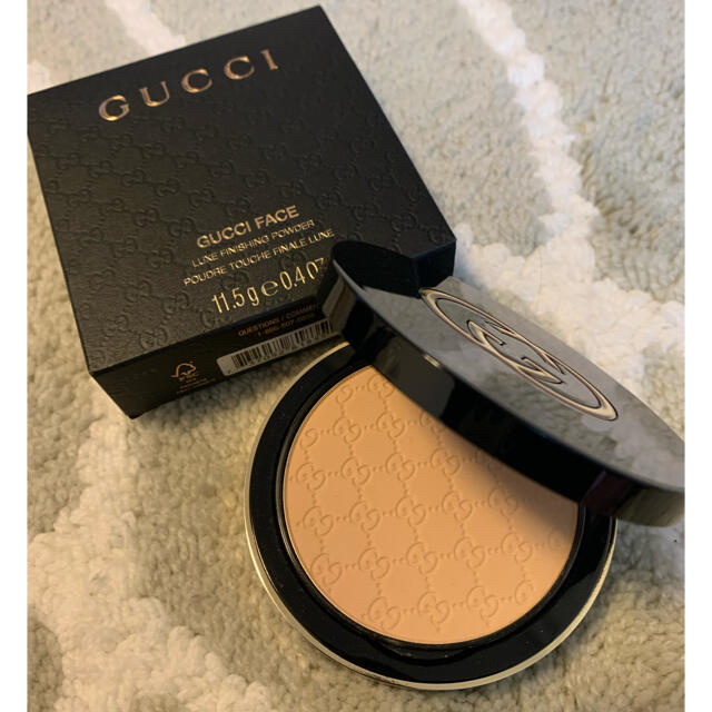 Gucci(グッチ)の日本未発売★GUCCI FACE POWDER 030★グッチ フェイスパウダー コスメ/美容のベースメイク/化粧品(フェイスパウダー)の商品写真