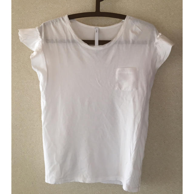 Spick & Span(スピックアンドスパン)のスピックアンドスパン 袖フリルポケT レディースのトップス(Tシャツ(半袖/袖なし))の商品写真