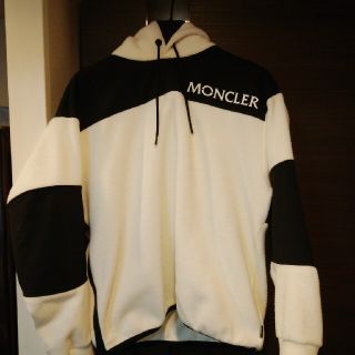 モンクレール(MONCLER)のモンクレール　パーカー　ブラック＆ホワイト　Ｌサイズ　(パーカー)