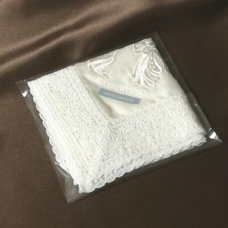 ウェッジウッド(WEDGWOOD)のウェッジウッド 刺繍入レースハンカチ(ハンカチ)