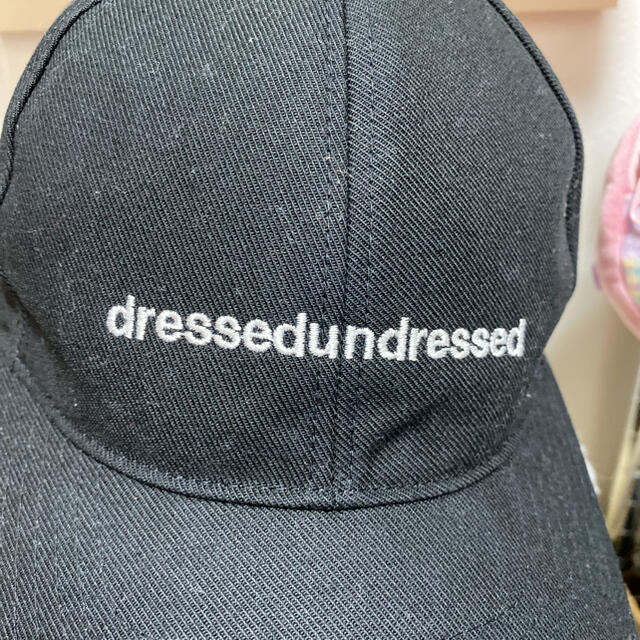 DRESSEDUNDRESSED(ドレスドアンドレスド)の吉沢亮着用キャップ dressesdundressed  メンズの帽子(キャップ)の商品写真