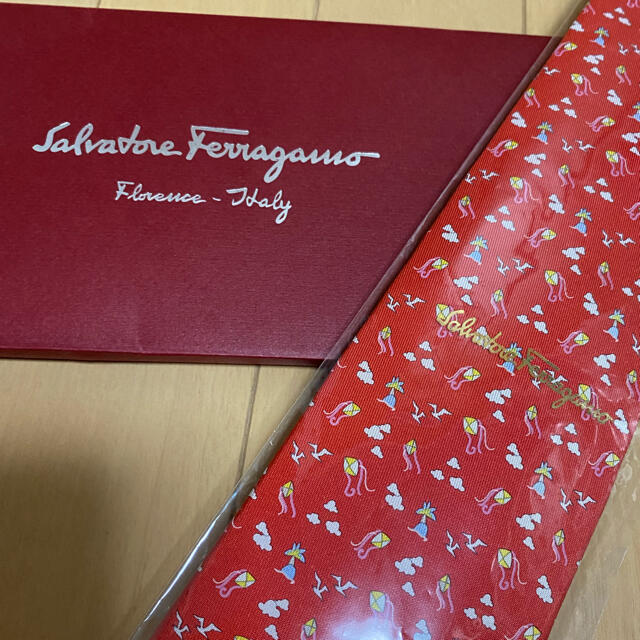 Salvatore Ferragamo(サルヴァトーレフェラガモ)のフェラガモ　ネクタイ★未使用★美品 メンズのファッション小物(ネクタイ)の商品写真