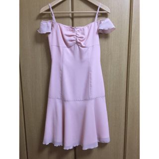 ピンキーガールズ(PinkyGirls)のお値下げ☆【タグ付未使用品】ピンキーガールズLUX☆オフショルダーワンピ(ミディアムドレス)