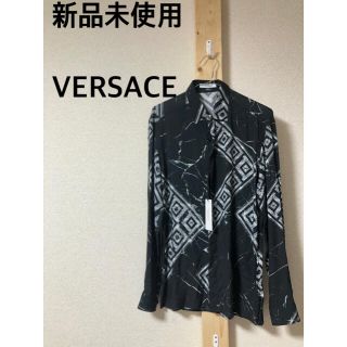 ヴェルサーチ(VERSACE)の新品未使用　VERSACE 総柄　シャツ　(シャツ)