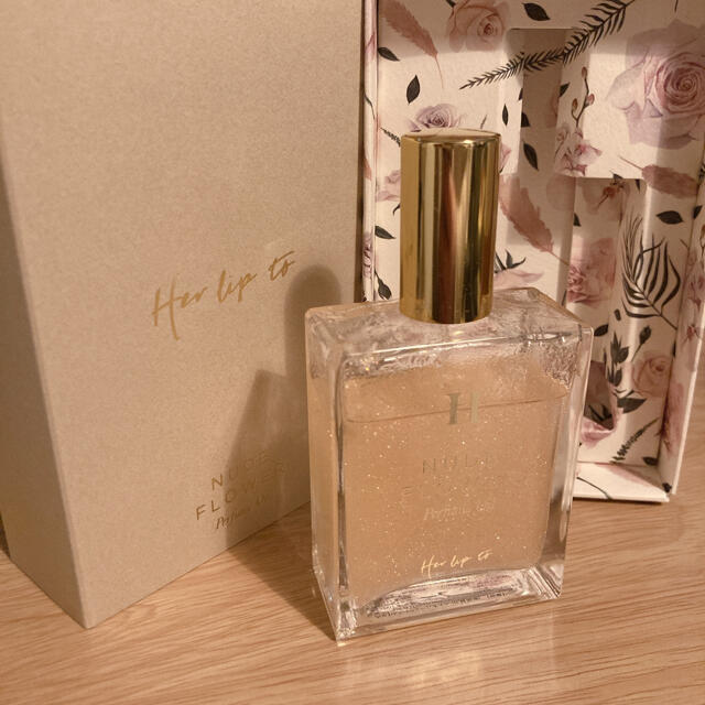 her lip to  Perfume oil NUDE FLOWER コスメ/美容の香水(香水(女性用))の商品写真