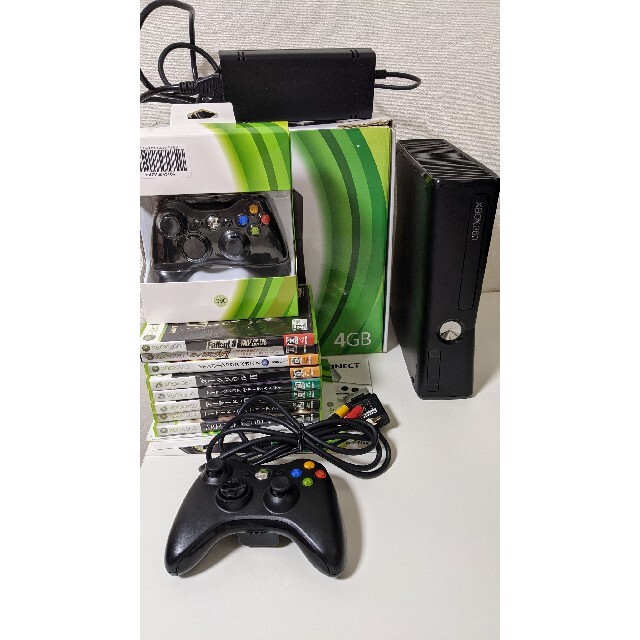 Xbox360(エックスボックス360)のXbox 360 S 4GB 本体セット エンタメ/ホビーのゲームソフト/ゲーム機本体(家庭用ゲーム機本体)の商品写真