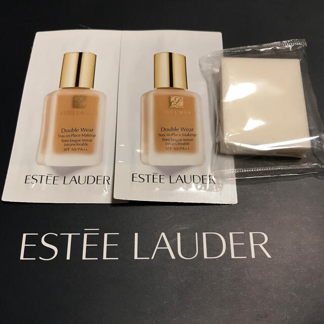 Estee Lauder(エスティローダー)のエスティーローダー　ファンデーション  2袋&スポンジ コスメ/美容のキット/セット(サンプル/トライアルキット)の商品写真