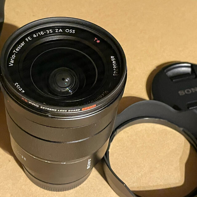 SONY(ソニー)のSONY T*FE16-35F4ZA OSS 保護フィルター、フード付 スマホ/家電/カメラのカメラ(レンズ(ズーム))の商品写真