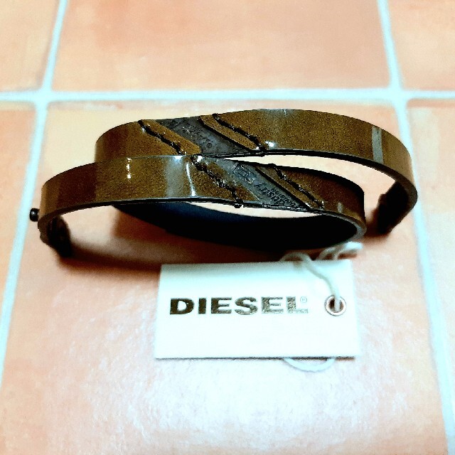 DIESEL(ディーゼル)の【ZAKi様専用】ディーゼル　レザーブレスレット　ヴィンテージ加工 メンズのアクセサリー(ブレスレット)の商品写真