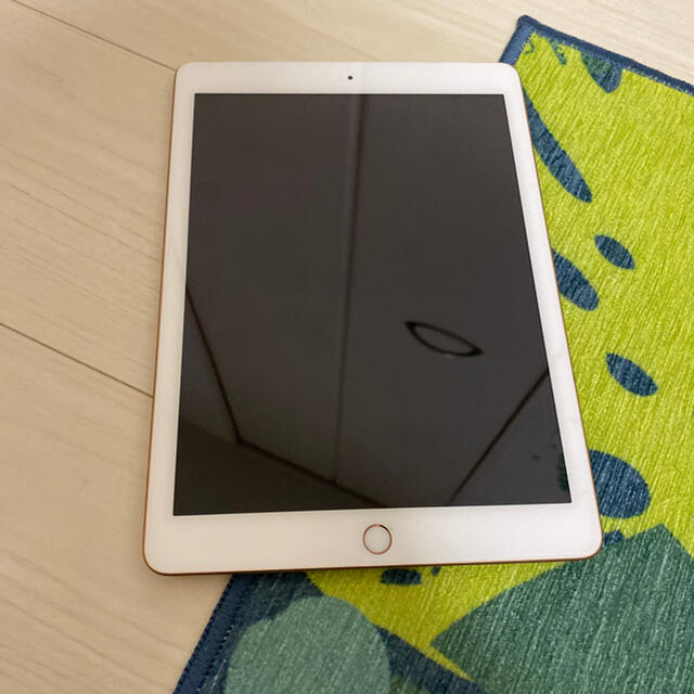 Apple iPad 第6世代 Wi-Fi+Cellular 32GB MRM… - タブレット