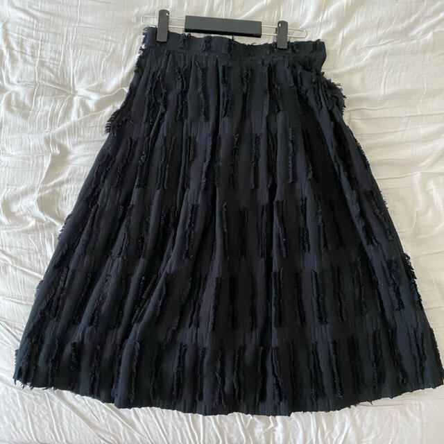 値下げ☆AKIRA NAKA フリンジロングスカート 黒ブラック38 レディースのスカート(ロングスカート)の商品写真