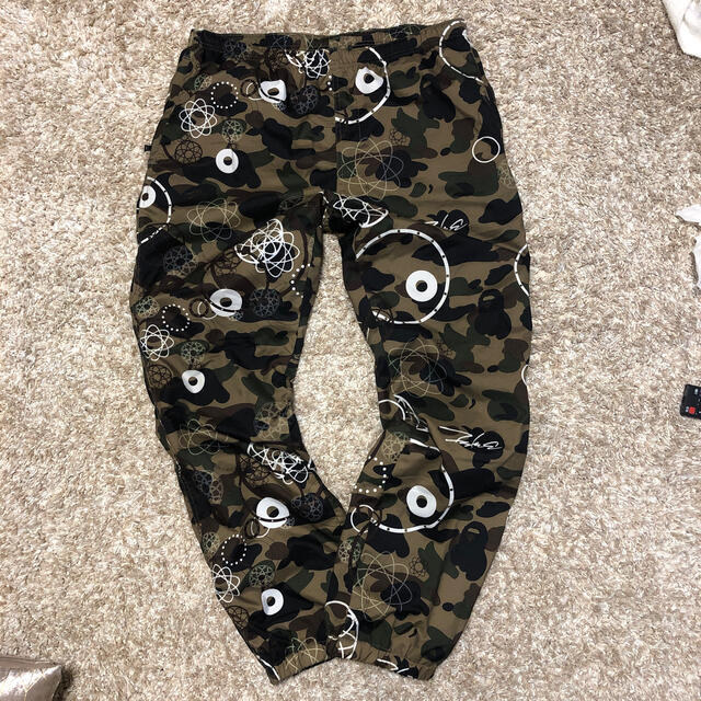 いていただ A BATHING APE - APE × futura パンツ M 新品未使用の通販