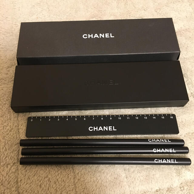 CHANEL(シャネル)のCHANELノベルティえんぴつ&定規&ケース エンタメ/ホビーのコレクション(ノベルティグッズ)の商品写真