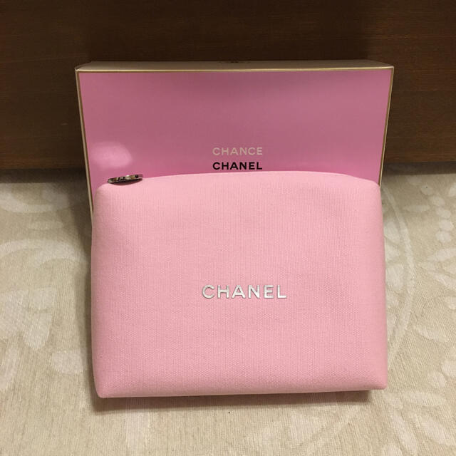 CHANEL(シャネル)のCHANEL化粧品ポーチ未使用品 レディースのファッション小物(ポーチ)の商品写真