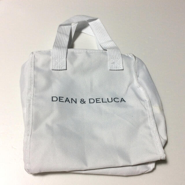 DEAN & DELUCA(ディーンアンドデルーカ)のDEAN &DELUCA 保冷バッグ　ホワイト Mサイズ 雑誌付録 レディースのバッグ(その他)の商品写真