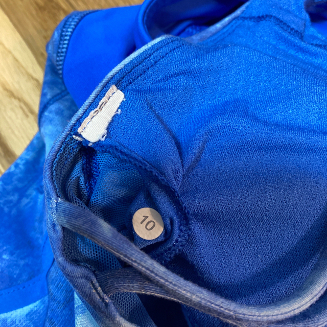 lululemon(ルルレモン)のルルレモン　lululemon  bra blue tie dyeＬＬ スポーツ/アウトドアのトレーニング/エクササイズ(ヨガ)の商品写真