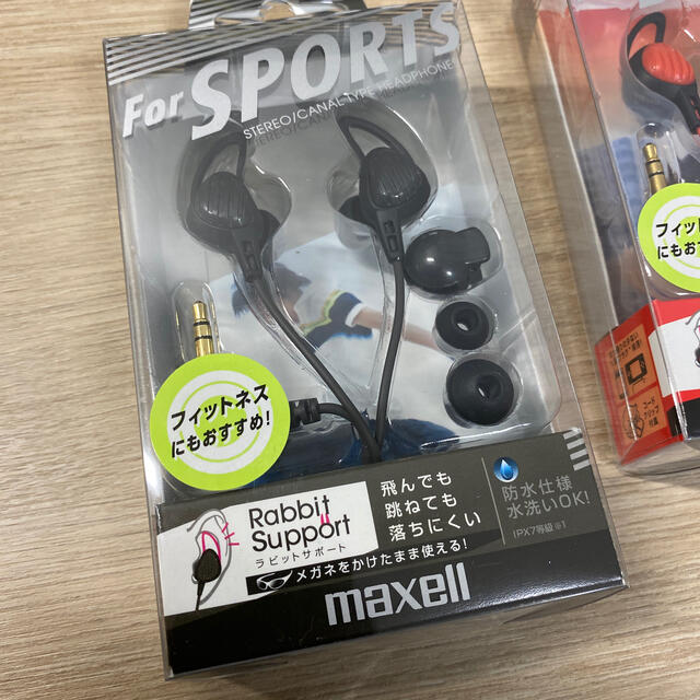 maxell(マクセル)の【maxell】スポーツイヤホン 2種、3セット スマホ/家電/カメラのオーディオ機器(ヘッドフォン/イヤフォン)の商品写真