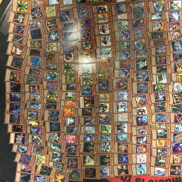 遊戯王(ユウギオウ)の遊戯王カード　セット売り　ボックス付き　600枚以上　初期多め エンタメ/ホビーのトレーディングカード(シングルカード)の商品写真