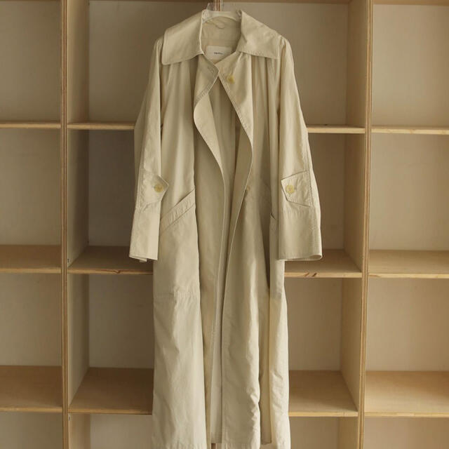 TODAYFUL(トゥデイフル)のtuck over trench coat (エクリュ 36) レディースのジャケット/アウター(トレンチコート)の商品写真