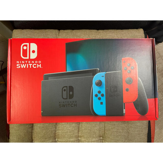 Nintendo Switch(ニンテンドースイッチ)の【美品中古】任天堂Switch 本体 新型 ネオン  エンタメ/ホビーのゲームソフト/ゲーム機本体(家庭用ゲーム機本体)の商品写真