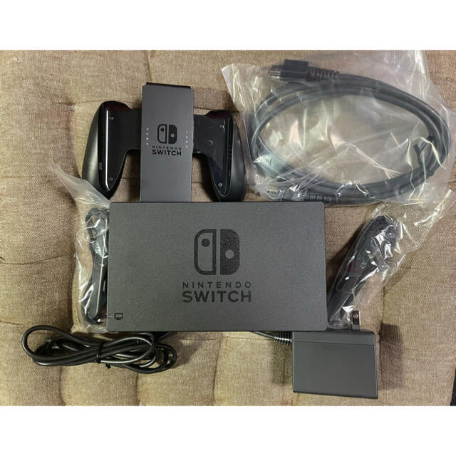 Nintendo Switch(ニンテンドースイッチ)の【美品中古】任天堂Switch 本体 新型 ネオン  エンタメ/ホビーのゲームソフト/ゲーム機本体(家庭用ゲーム機本体)の商品写真