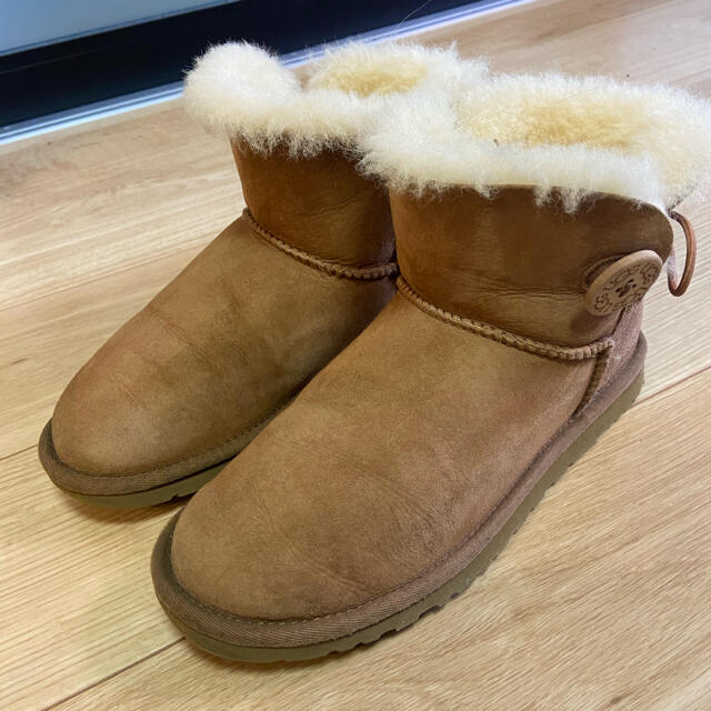 UGG(アグ)のUGG アグ ムートンブーツ　美品 レディースの靴/シューズ(ブーツ)の商品写真