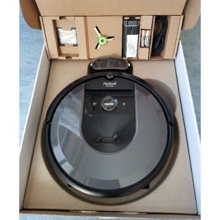 アイロボット(iRobot)のiRobot 19年製ルンバ i7 +デュアルバーチャルウォール未使用5個付属(掃除機)