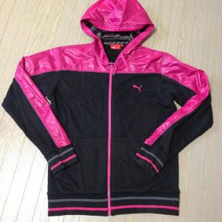 プーマ(PUMA)のPUMAピンクブラック♡スエットパーカー(パーカー)