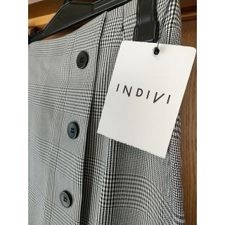 インディヴィ(INDIVI)のiNDiViインディビィ  ★新品タグ付き 格子柄タイトスカート(ひざ丈スカート)