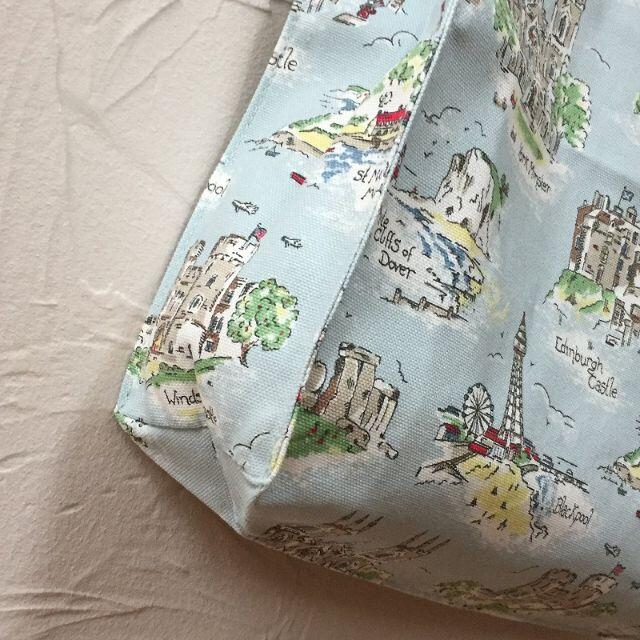 Cath Kidston(キャスキッドソン)の新品 キャスキッドソン コットンブックバッグ ブリタニアブルー レディースのバッグ(トートバッグ)の商品写真