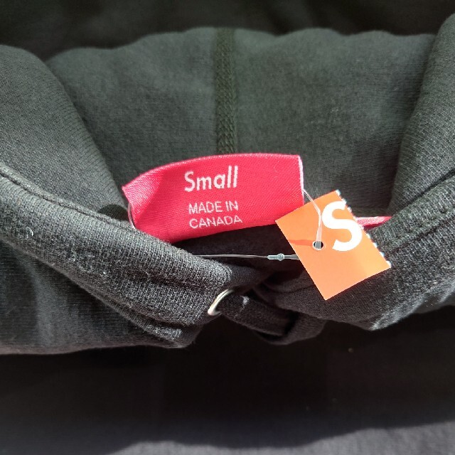 Supreme(シュプリーム)のSupreme kaws box logo hooded black Ssize メンズのトップス(パーカー)の商品写真