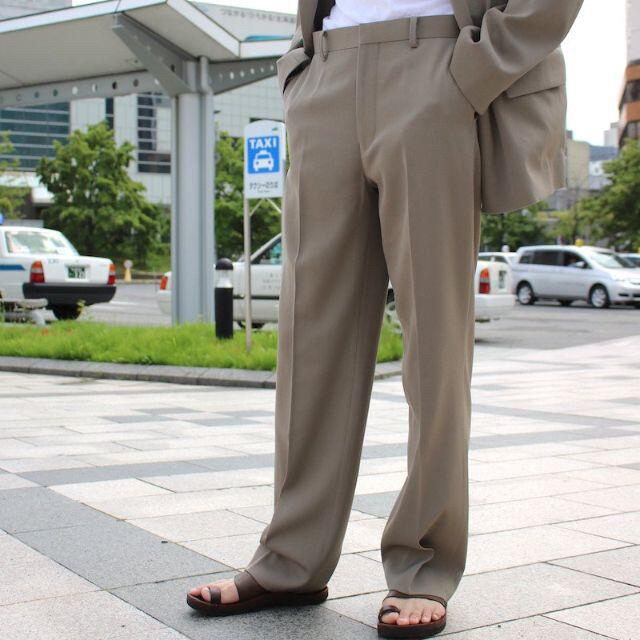 COMOLI(コモリ)のAURALEE WOOL MAX GABARDINE SLACKS メンズのパンツ(スラックス)の商品写真