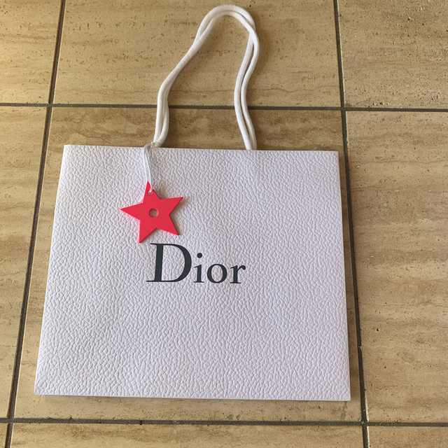 Dior(ディオール)のディオール　ノベルティセット　マガジン付 コスメ/美容の香水(香水(女性用))の商品写真