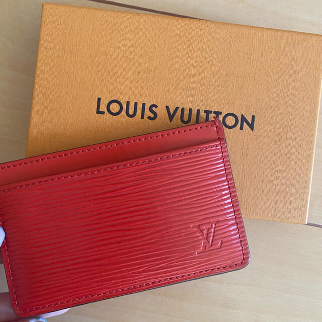 美品【LOUIS VUITTON 】エピ　パスケース　定期入れ | フリマアプリ ラクマ