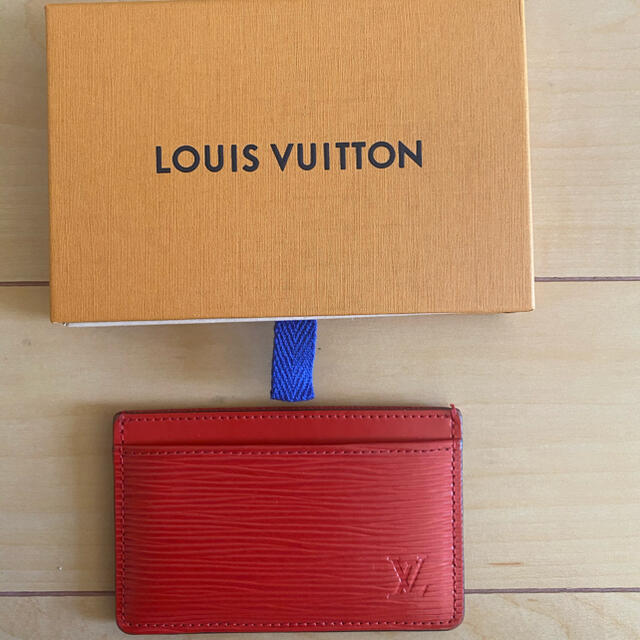 美品【LOUIS VUITTON 】エピ　パスケース　定期入れ