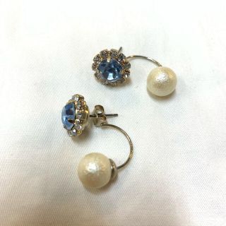 ローズバッド(ROSE BUD)のセレクトショップ購入 コットンパールストーンピアス アイボリー/ブルー 美品(ピアス)